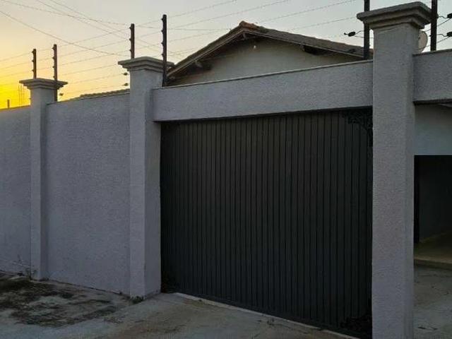 Casa / Sobrado para Venda em Anápolis/GO Parque dos Pirineus 3 Quartos