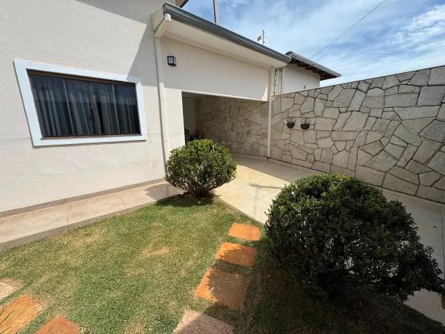 Casa / Sobrado para Venda em Anápolis/GO Residencial Alphaville 3 Quartos