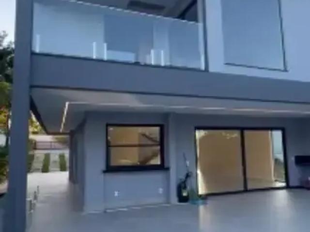 Casa / Sobrado para Venda em Anchieta/ES Iriri 4 Quartos