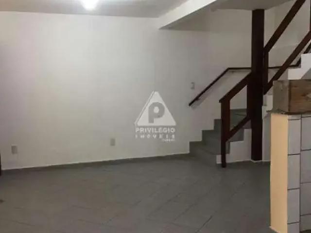 Casa / Sobrado para Venda em Angra dos Reis/RJ Parque das Palmeiras 4 Quartos