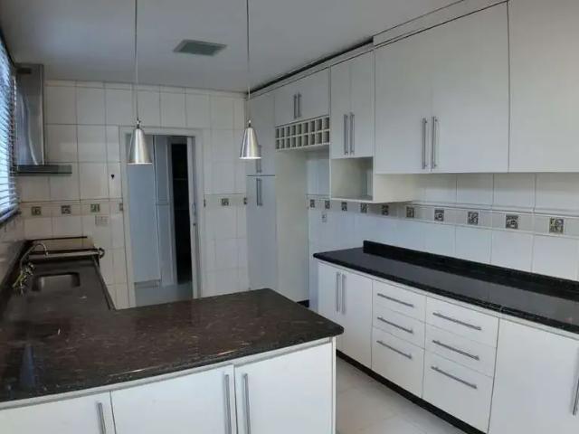 Casa / Sobrado para Venda em Assis/SP Jardim Europa 5 Quartos