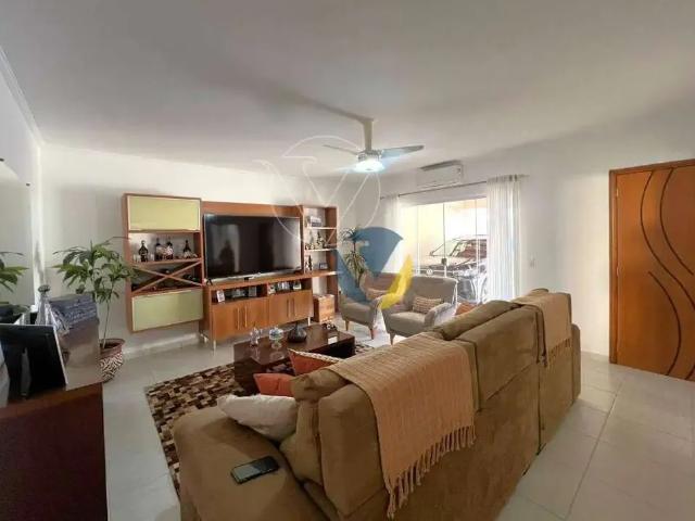 Casa / Sobrado para Venda em Assis/SP Jardim Monte Carlo 4 Quartos