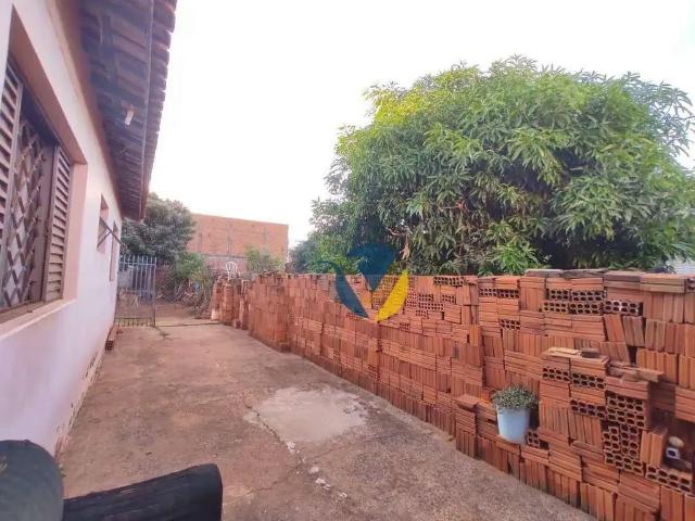 Casa / Sobrado para Venda em Assis/SP Vila Brasileira 4 Quartos