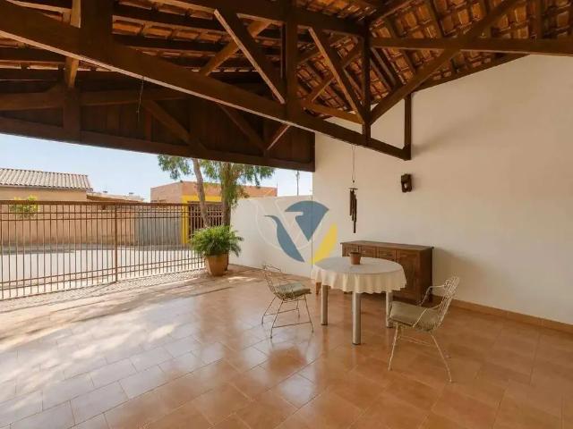 Casa / Sobrado para Venda em Assis/SP Vila Funari 3 Quartos