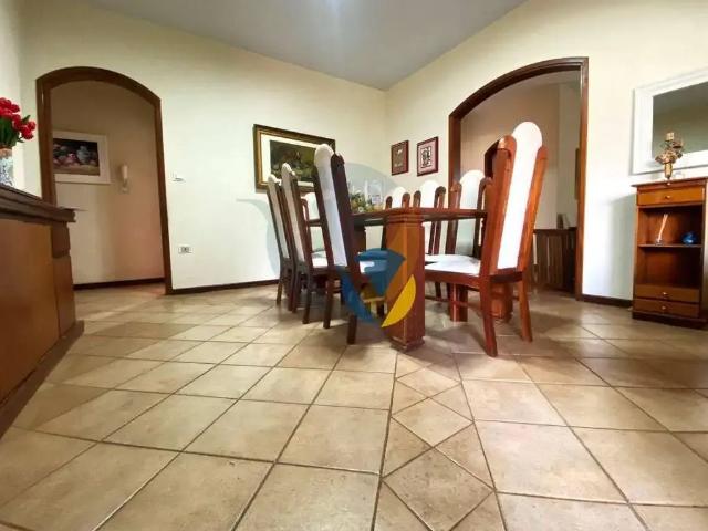 Casa / Sobrado para Venda em Assis/SP Vila Palhares 4 Quartos