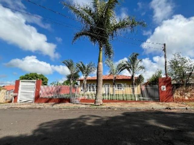 Casa / Sobrado para Venda em Astorga/PR Centro 3 Quartos