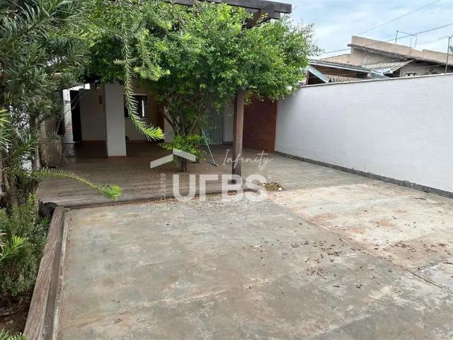 Casa / Sobrado para Venda em Aparecida de Goiânia/GO Cardoso Continuação 3 Quartos