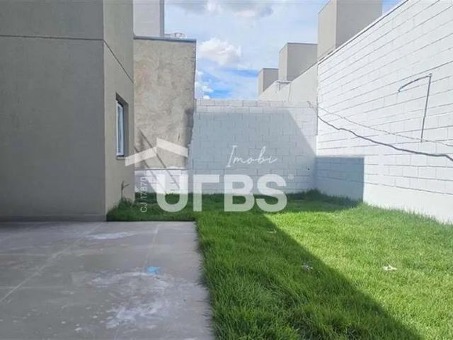 Casa / Sobrado para Venda em Aparecida de Goiânia/GO Cidade Vera Cruz 4 Quartos