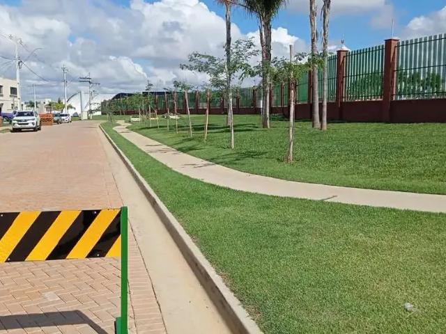 Casa / Sobrado para Venda em Aparecida de Goiânia/GO Jardins Marselha 4 Quartos