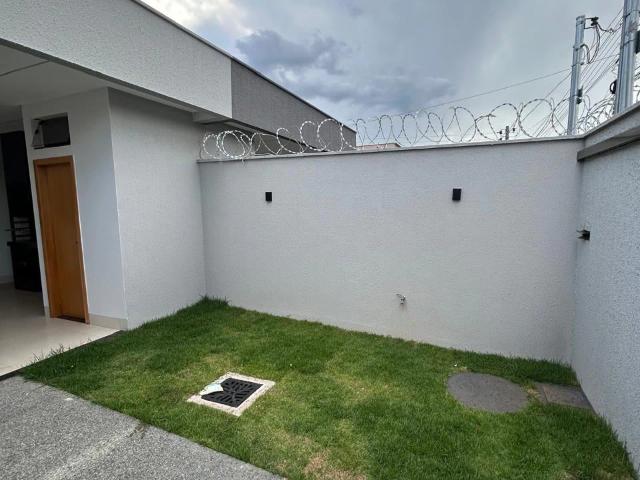 Casa / Sobrado para Venda em Aparecida de Goiânia/GO Residencial Solar Central Park 3 Quartos