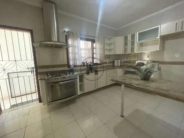 Casa / Sobrado para Venda em Aparecida/SP Jardim Paraíba 3 Quartos