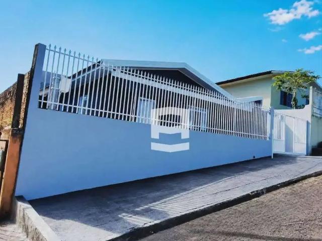 Casa / Sobrado para Venda em Apucarana/PR Vila Operária 2 3 Quartos