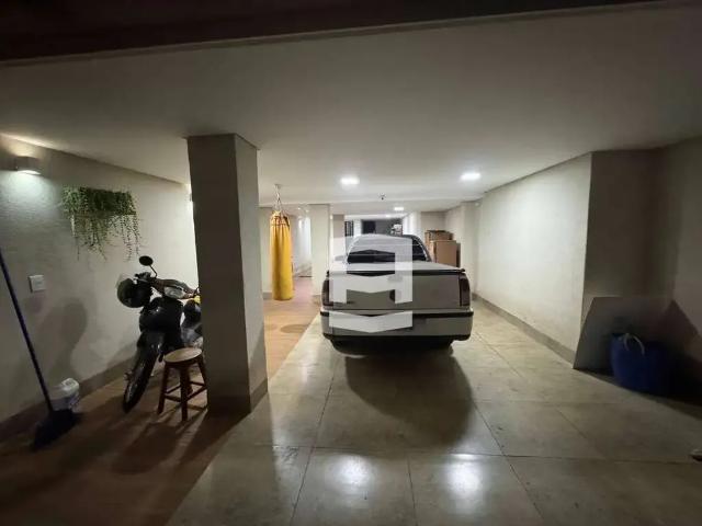 Casa / Sobrado para Venda em Apucarana/PR Centro 5 Quartos