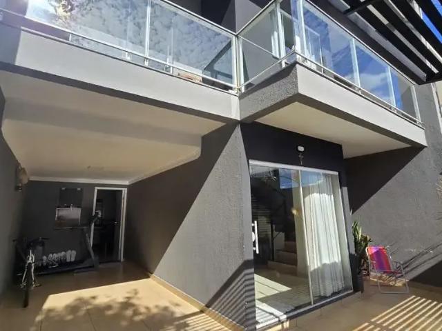 Casa / Sobrado para Venda em Apucarana/PR Jardim Paulista 3 Quartos