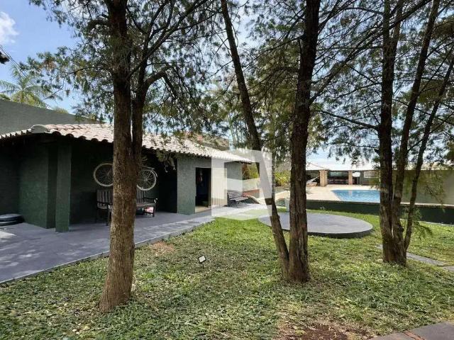 Casa / Sobrado para Venda em Apucarana/PR Núcleo Habitacional Parigot de Souza 4 Quartos