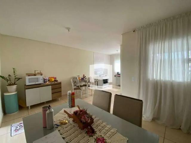 Casa / Sobrado para Venda em Apucarana/PR Residencial Interlagos 2 Quartos