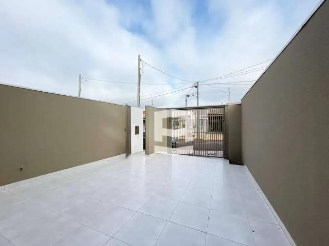 Casa / Sobrado para Venda em Apucarana/PR Residencial Interlagos 2 Quartos