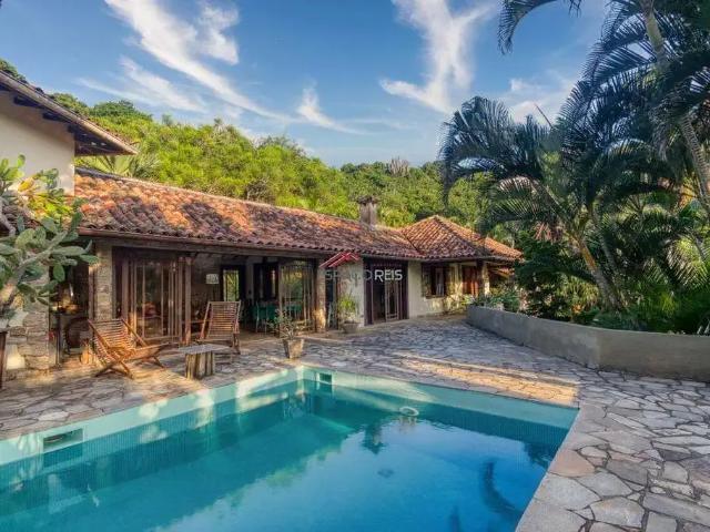 Casa / Sobrado para Venda em Armação dos Búzios/RJ Ferradura 5 Quartos