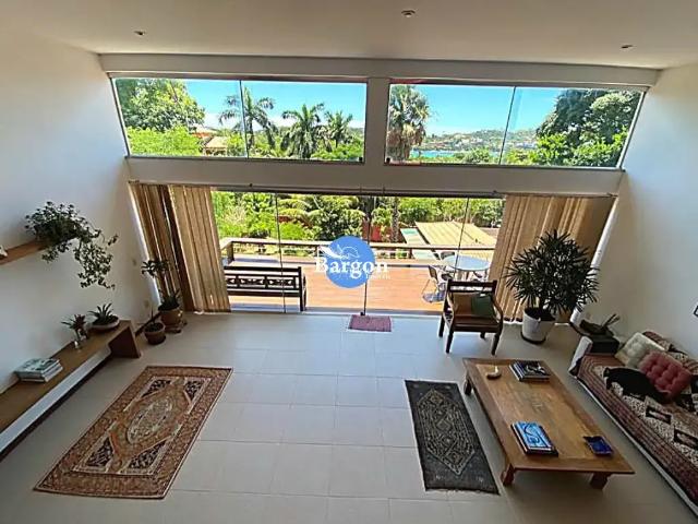 Casa / Sobrado para Venda em Armação dos Búzios/RJ Ferradura 6 Quartos