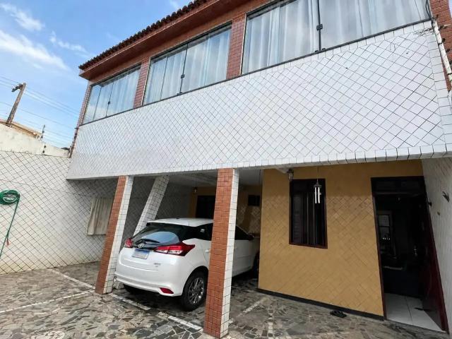 Casa / Sobrado para Venda em Aracaju/SE Farolândia 4 Quartos