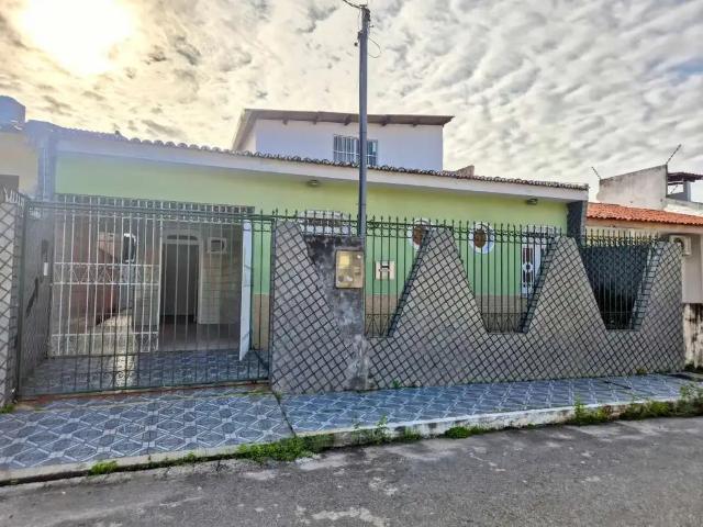 Casa / Sobrado para Venda em Aracaju/SE Luzia 3 Quartos
