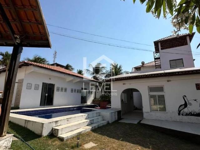 Casa / Sobrado para Venda em Aracati/CE Centro 4 Quartos