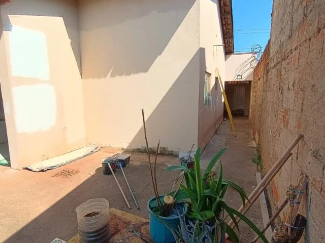 Casa / Sobrado para Venda em Araguari/MG Brasília 2 Quartos