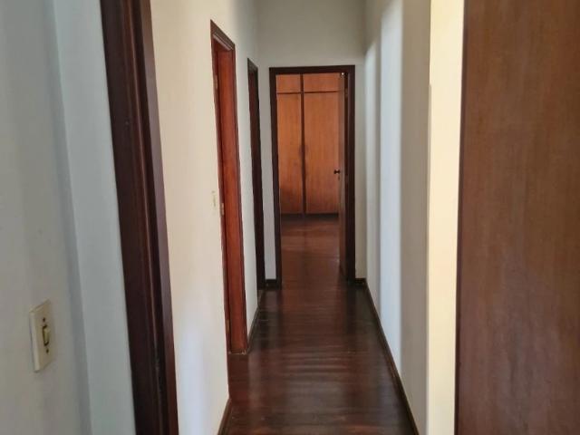 Casa / Sobrado para Venda em Araguari/MG Industrial 3 Quartos