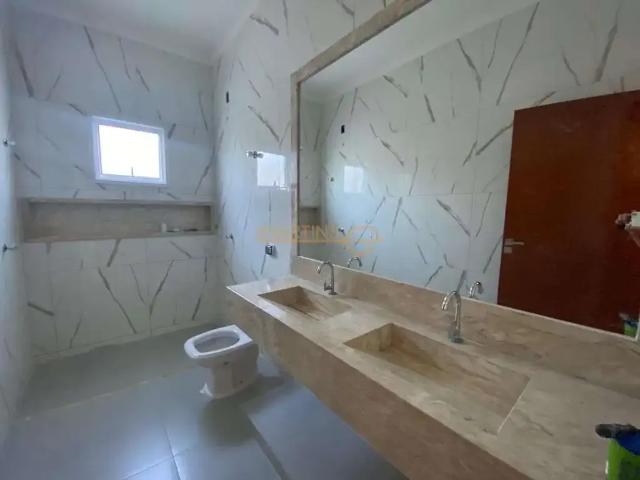 Casa / Sobrado para Venda em Araguari/MG Conjunto Ouro Verde 3 Quartos