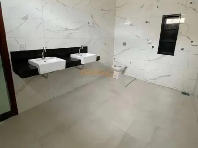 Casa / Sobrado para Venda em Araguari/MG Conjunto Ouro Verde 3 Quartos