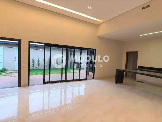 Casa / Sobrado para Venda em Araguari/MG Paraíso 3 Quartos