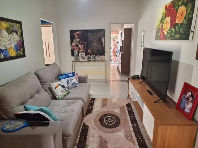 Casa / Sobrado para Venda em Araguari/MG Santa Terezinha 5 Quartos