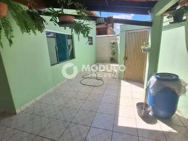 Casa / Sobrado para Venda em Araguari/MG Sibipiruna 5 Quartos