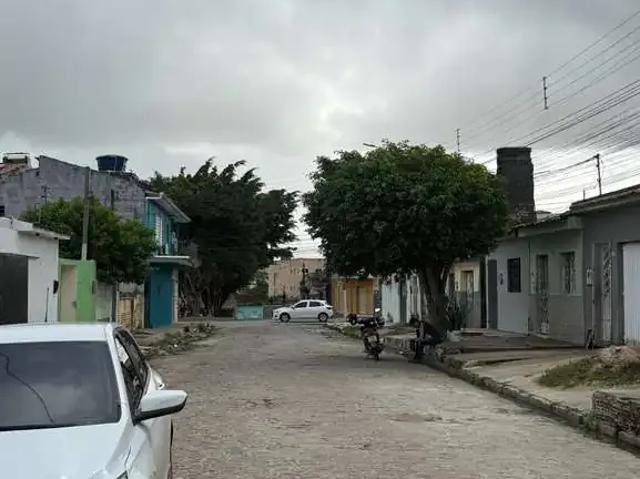 Casa / Sobrado para Venda em Arapiraca/AL Alto do Cruzeiro 2 Quartos