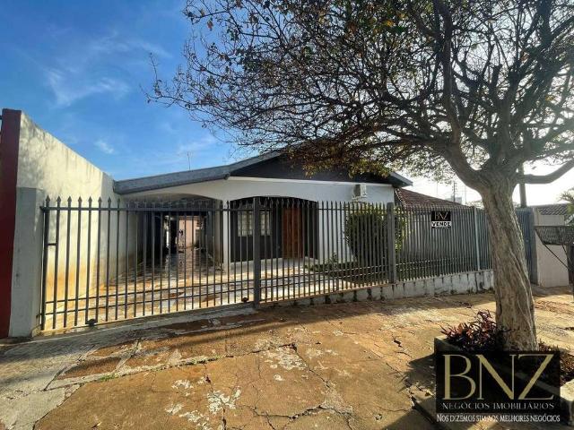 Casa / Sobrado para Venda em Arapongas/PR Vila Cascata