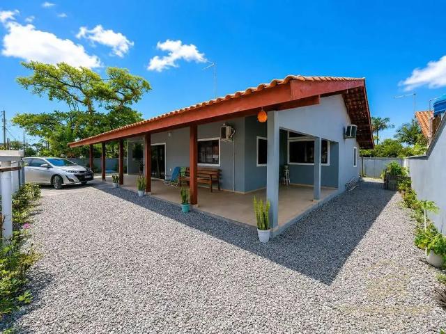 Casa / Sobrado para Venda em Araquari/SC Itapocu 3 Quartos