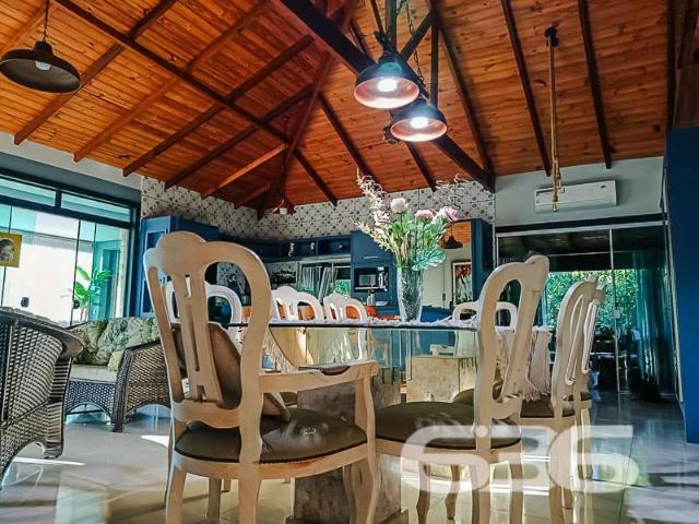 Casa / Sobrado para Venda em Araquari/SC Volta Redonda 4 Quartos