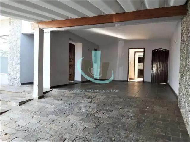 Casa / Sobrado para Venda em Araraquara/SP Centro 3 Quartos