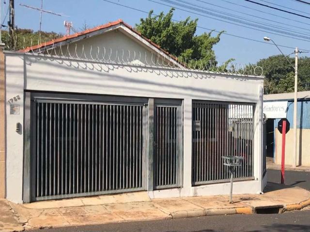 Casa / Sobrado para Venda em Araraquara/SP Centro 3 Quartos