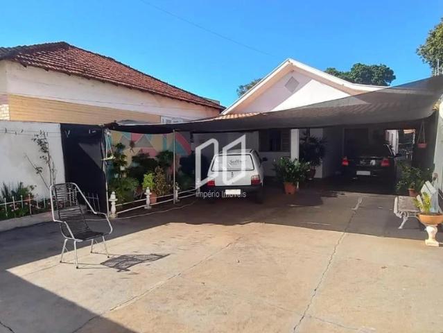 Casa / Sobrado para Venda em Araraquara/SP Centro 7 Quartos