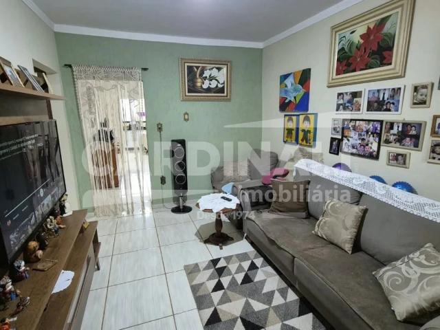Casa / Sobrado para Venda em Araraquara/SP Jardim Brasil Vila Xavier 3 Quartos