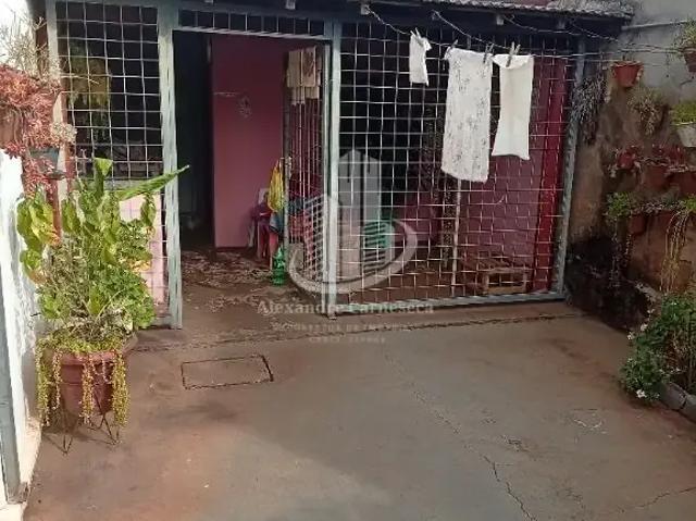 Casa / Sobrado para Venda em Araraquara/SP Jardim das Estações Vila Xavier 2 Quartos