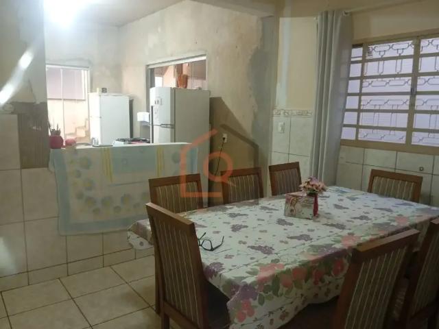 Casa / Sobrado para Venda em Araraquara/SP Jardim dos Manacás 3 Quartos