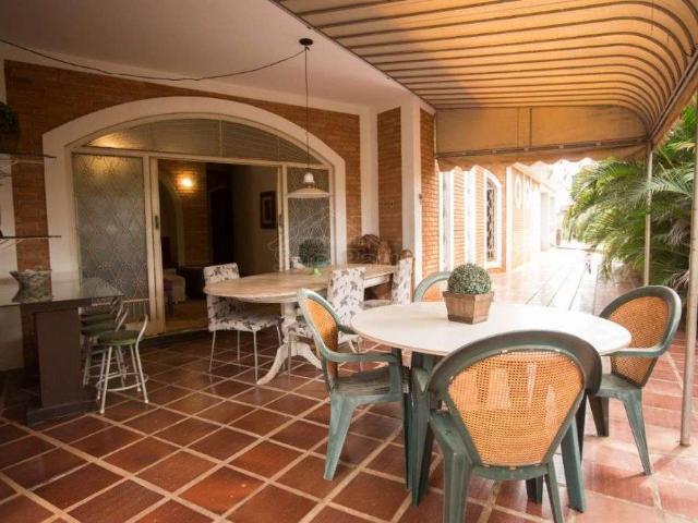 Casa / Sobrado para Venda em Araraquara/SP Jardim Primavera 4 Quartos