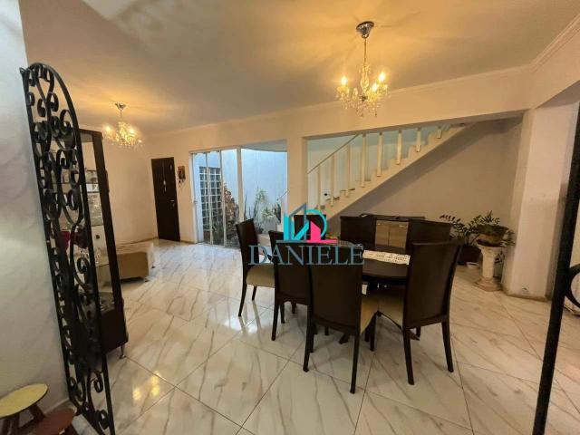 Casa / Sobrado para Venda em Araraquara/SP Jardim Santa Angelina 4 Quartos