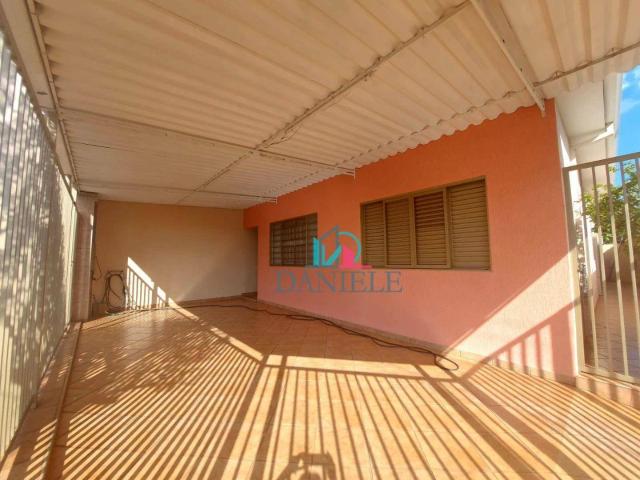 Casa / Sobrado para Venda em Araraquara/SP Jardim Santa Lúcia 3 Quartos