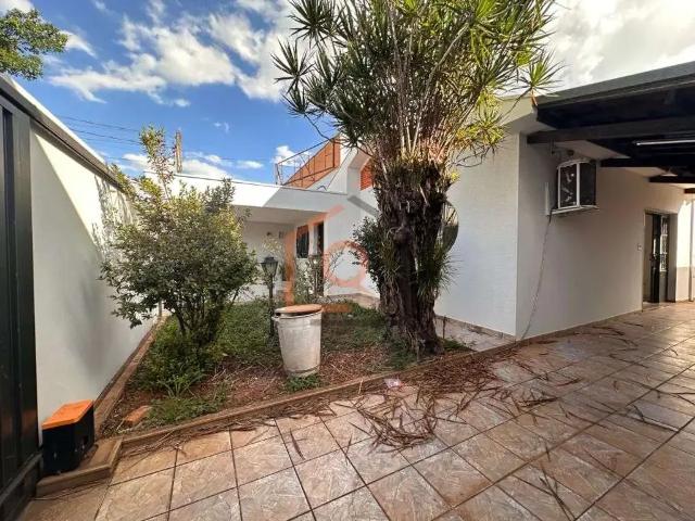 Casa / Sobrado para Venda em Araraquara/SP Jardim Silvânia Vila Xavier 3 Quartos