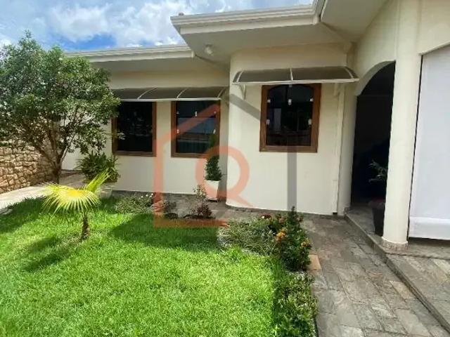 Casa / Sobrado para Venda em Araraquara/SP Vila Harmonia 3 Quartos