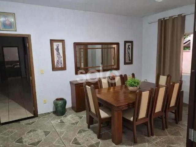 Casa / Sobrado para Venda em Araraquara/SP Vila Santana 4 Quartos