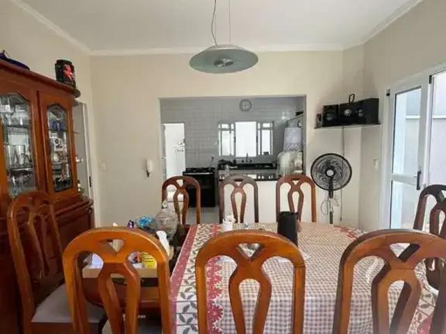 Casa / Sobrado para Venda em Araras/SP Centro 4 Quartos